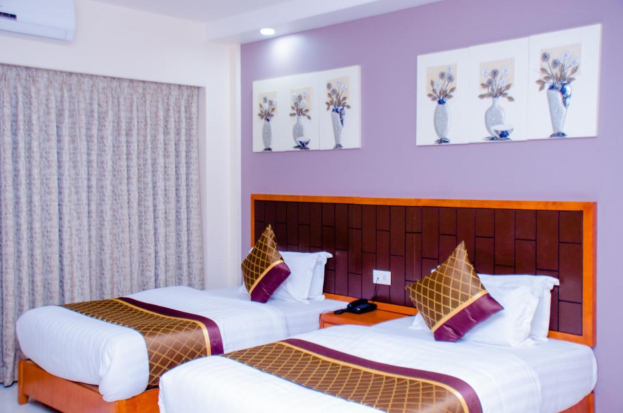Hotel Platinum 金沙萨 外观 照片