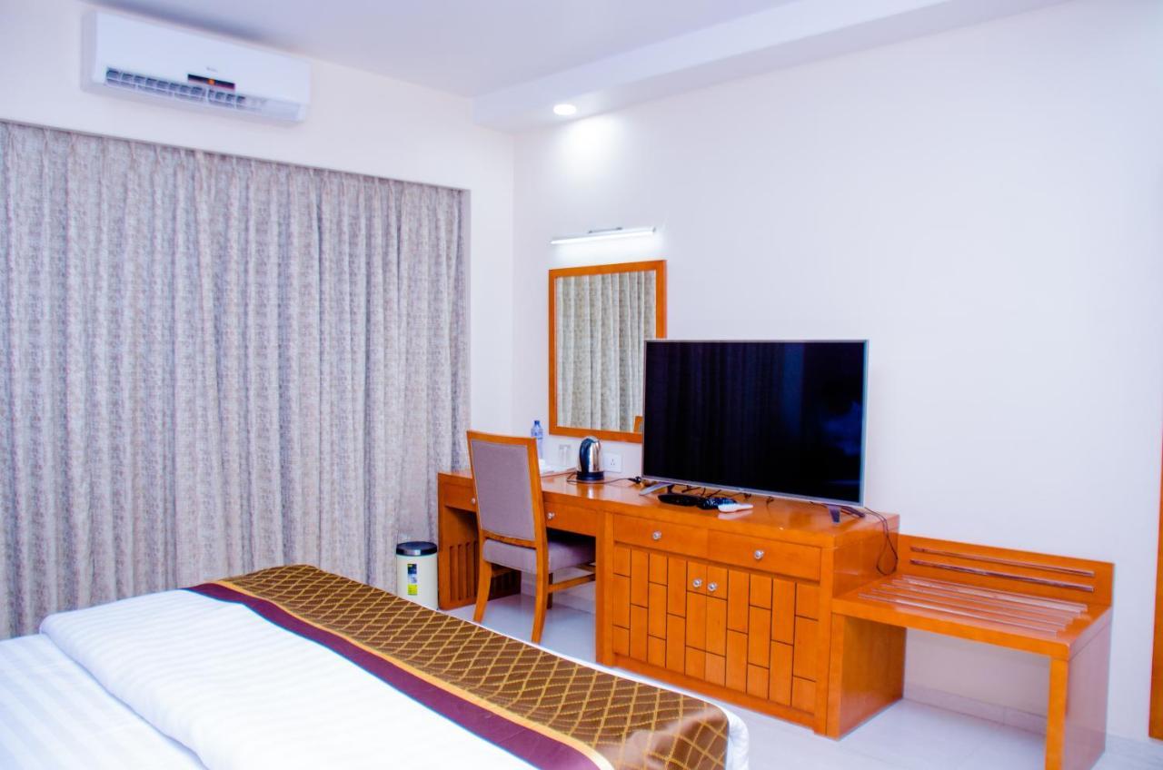 Hotel Platinum 金沙萨 外观 照片
