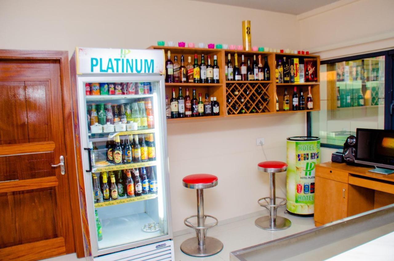 Hotel Platinum 金沙萨 外观 照片