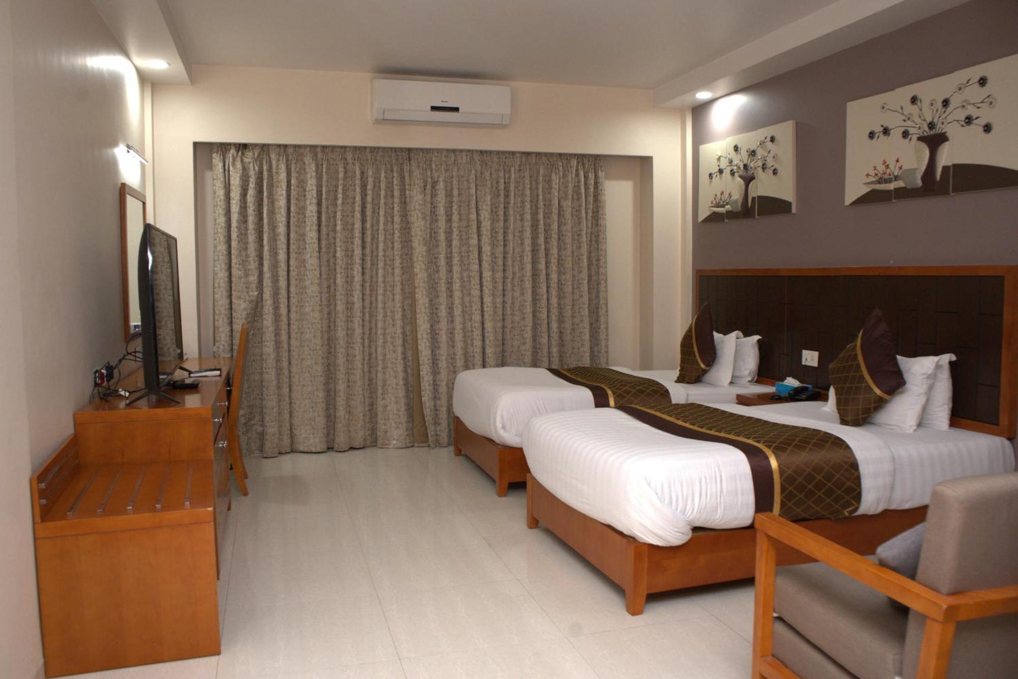 Hotel Platinum 金沙萨 外观 照片